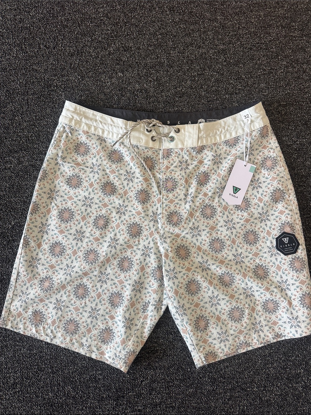 VISSLA Men's Cream Floral-Pattern Board Shorts